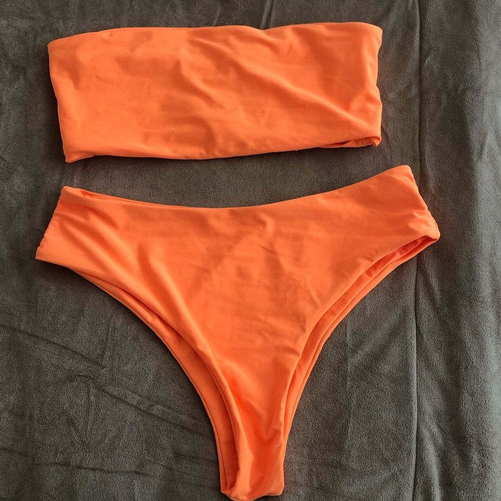 Highwaisted strapless bikini